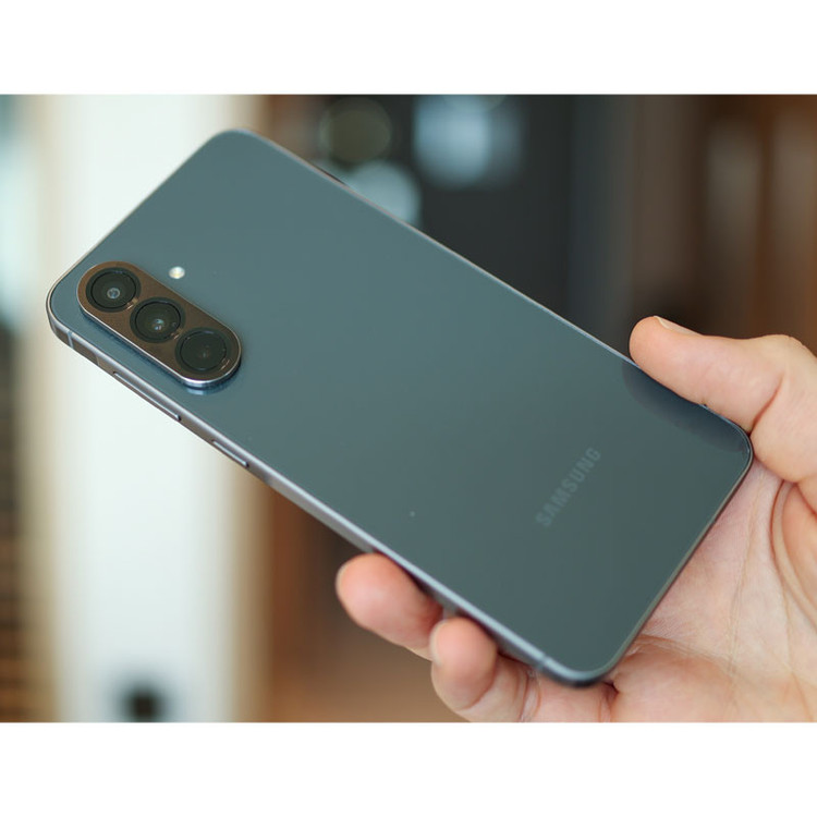 گوشی موبایل سامسونگ مدل Galaxy A56 دو سیم کارت ظرفیت 256 گیگابایت و رم 12 گیگابایت - ویتنام - به همراه شارژر 25 وات سامسونگ